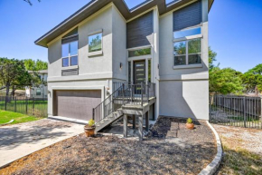 Upscale 5BR Home on Lake Travis with HotTub & Lake Views